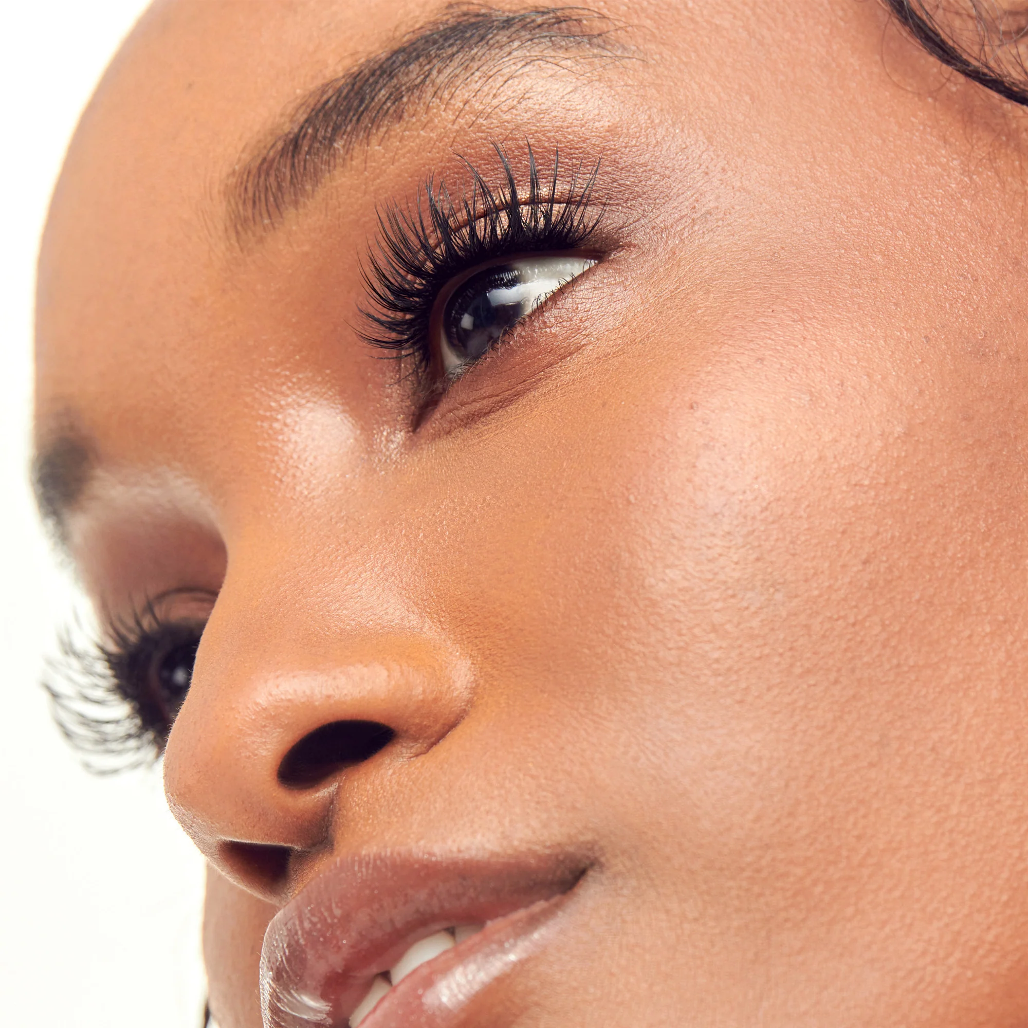 imPRESS Pre-Glued Individual Lashes Multipack, Classic Wispy, 60 Lash Clusters - Image 3