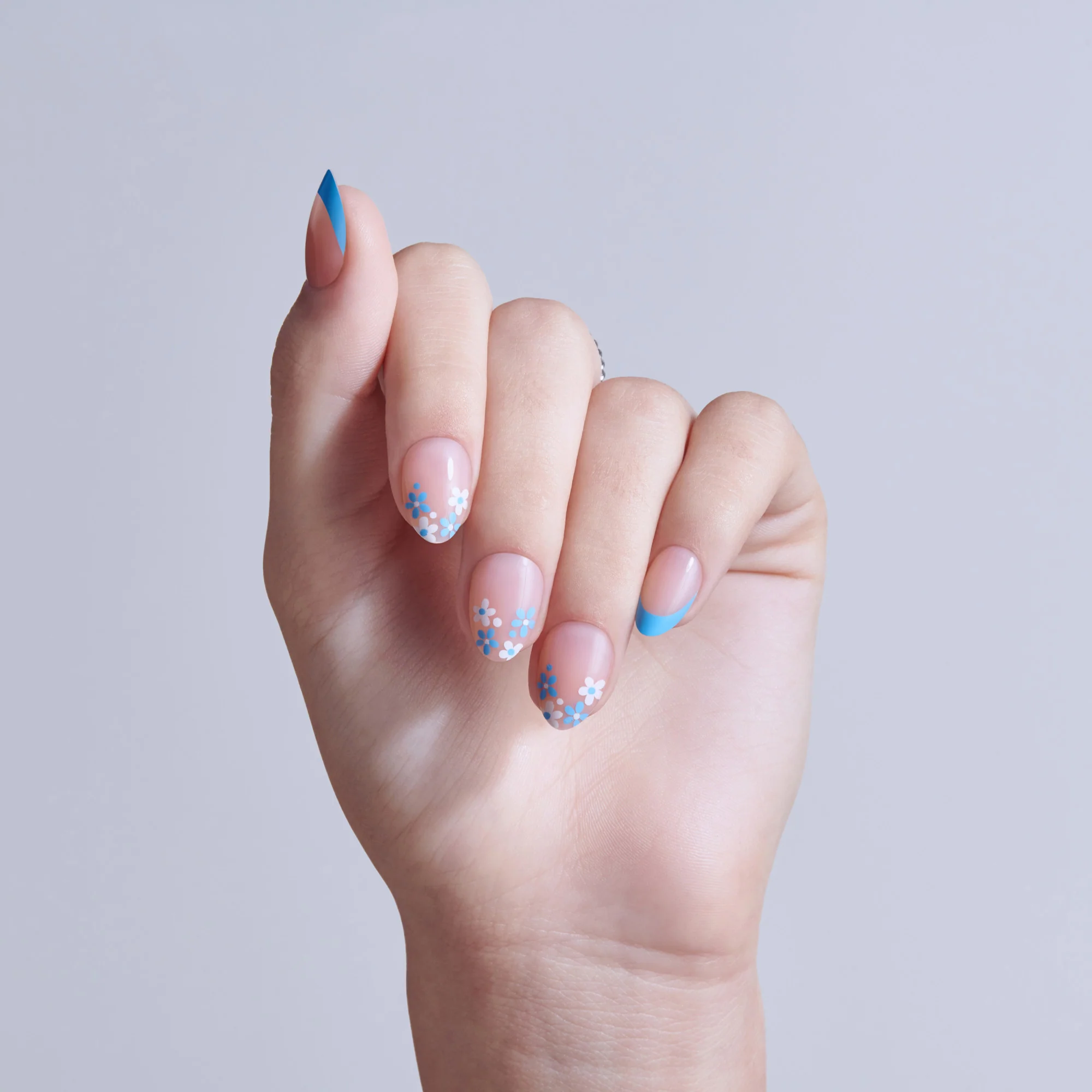 KISS CORE Design Press On Glue Nails - Tune