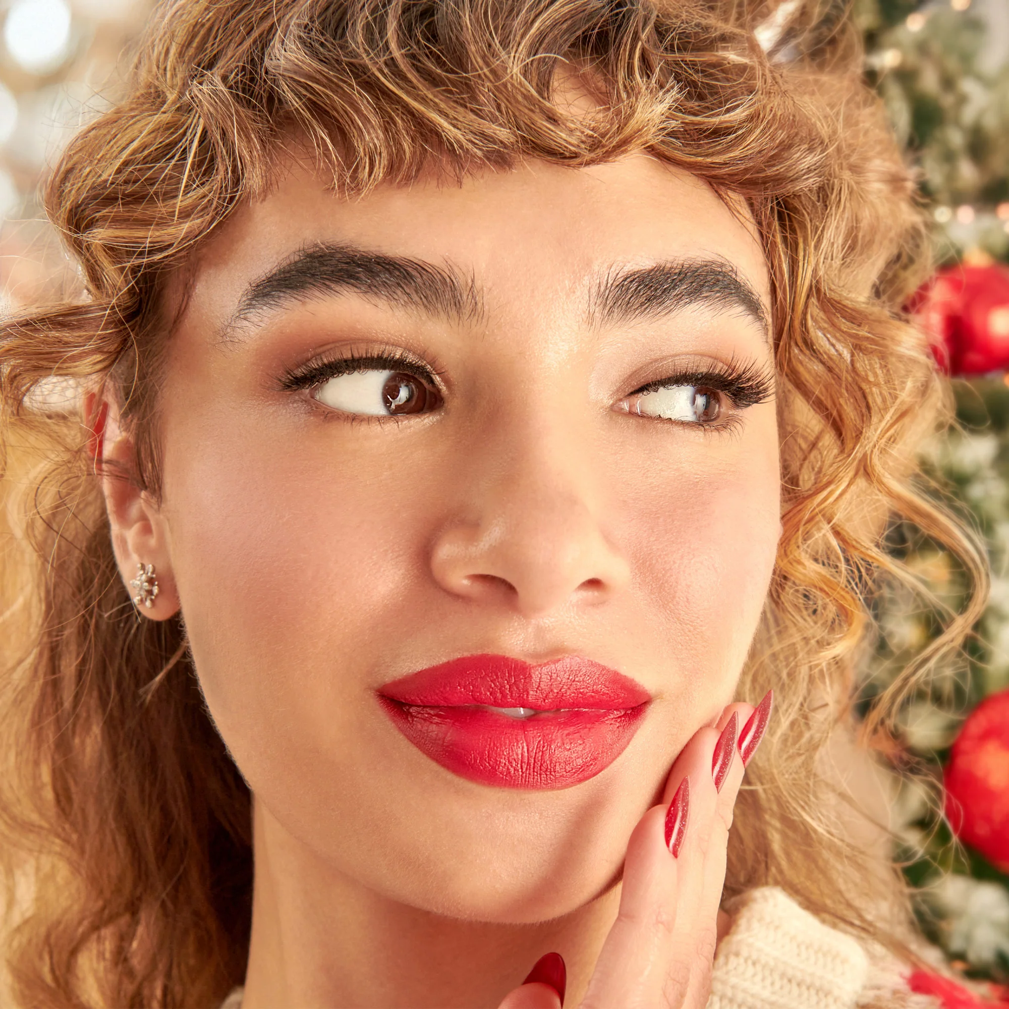 KISS Lash Couture Faux Mink Holiday Lashes – Little Black Dress - Image 3