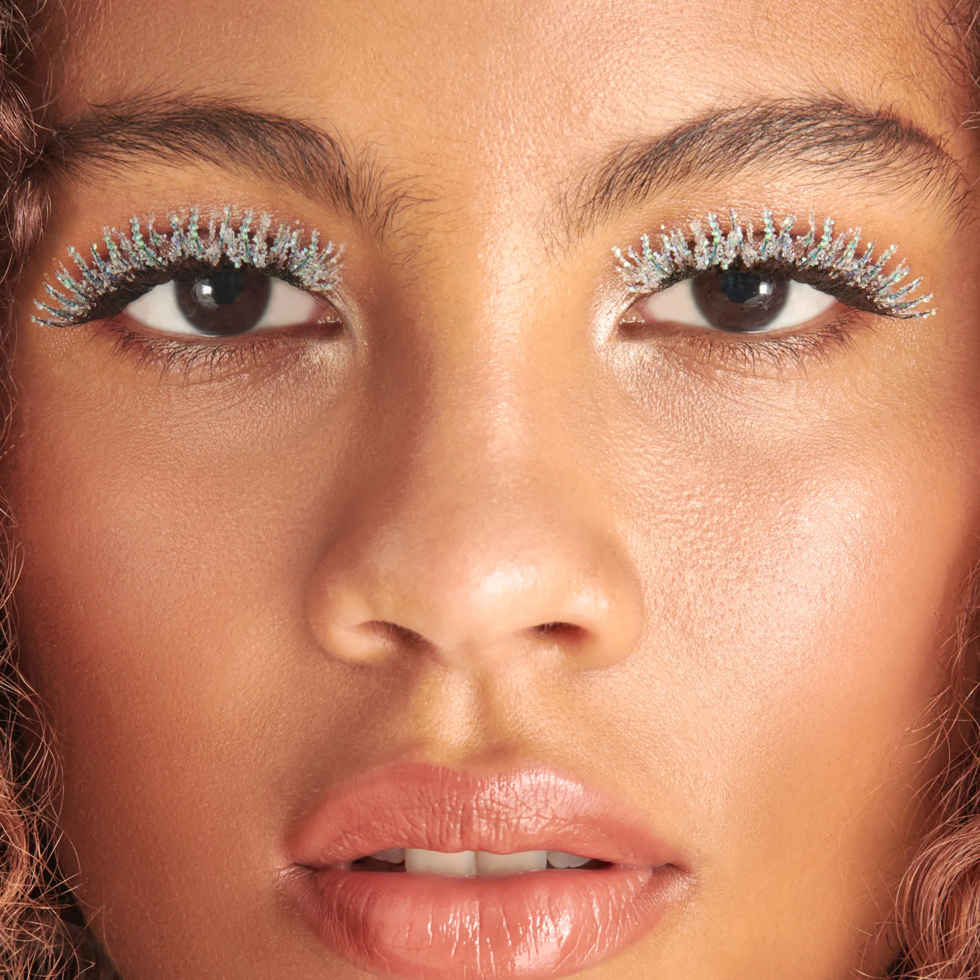 KISS So Natural Holiday False Eyelashes – Fluffy Natural - Image 2