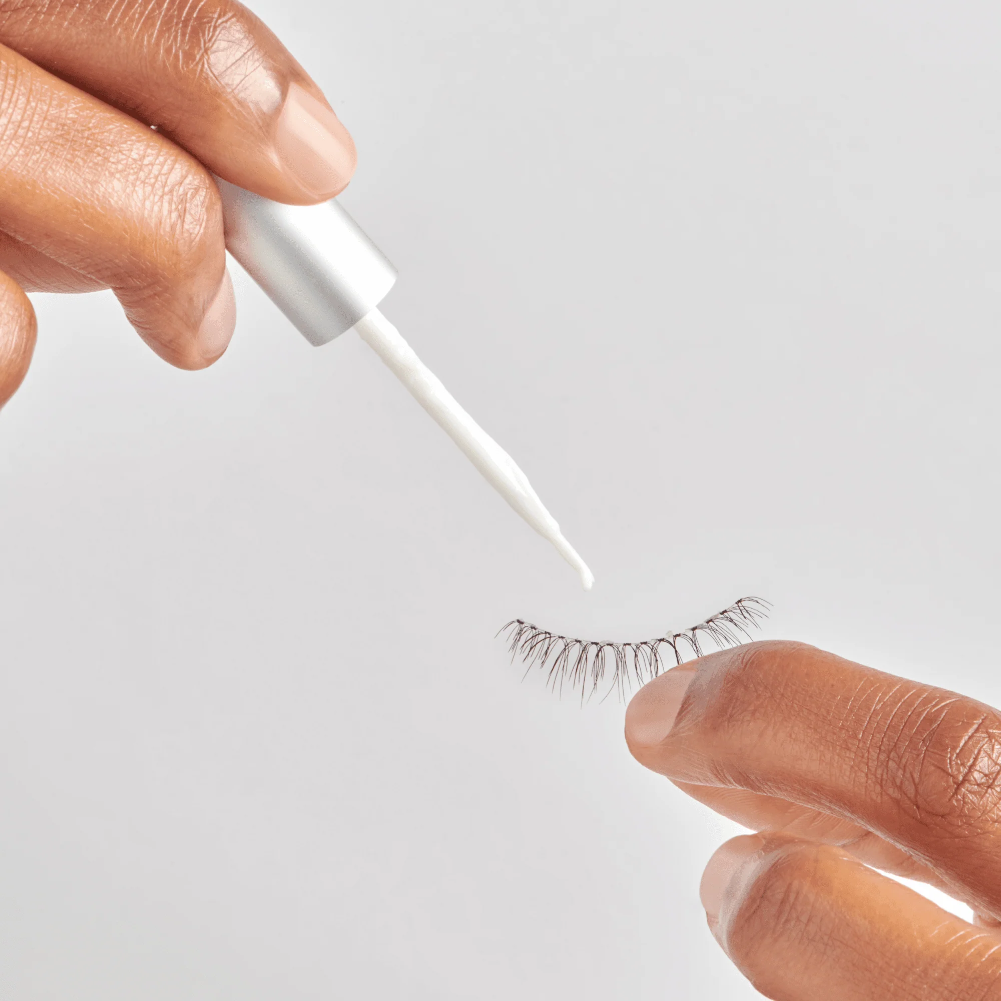 KISS SuperStick Strip Lash Adhesive - Clear - Image 3
