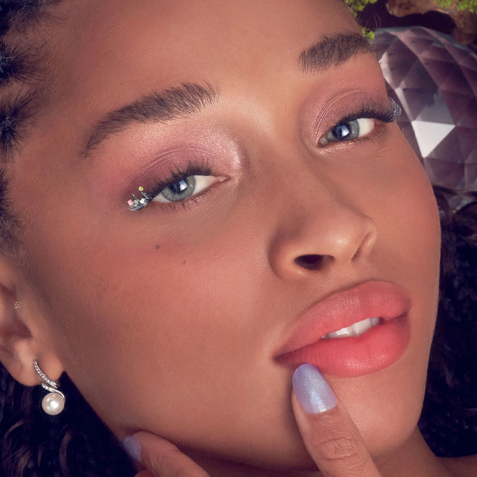 WICKED X FALSCARA False Eyelashes - Shimmering Shine - Image 2