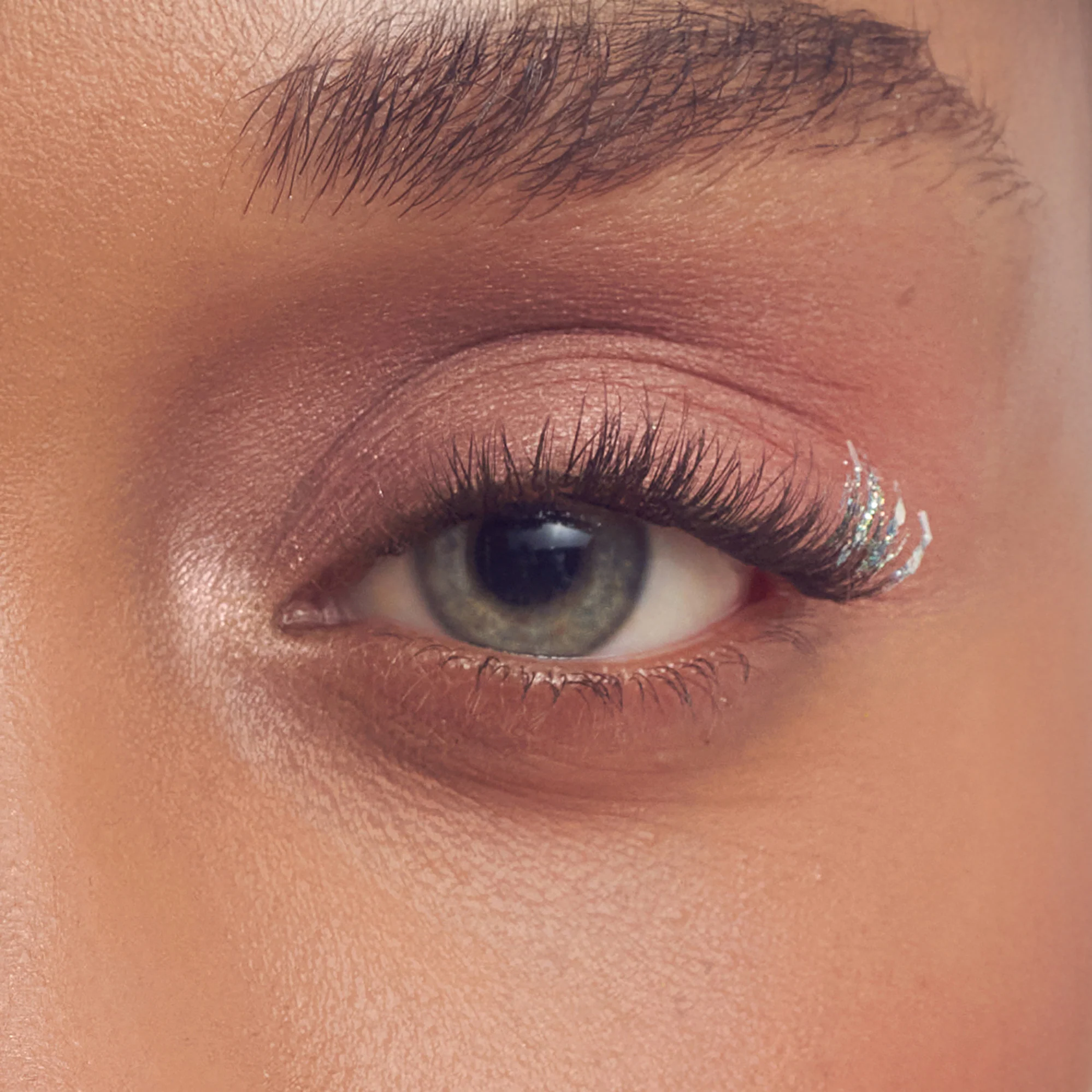 WICKED X FALSCARA False Eyelashes - Shimmering Shine - Image 4